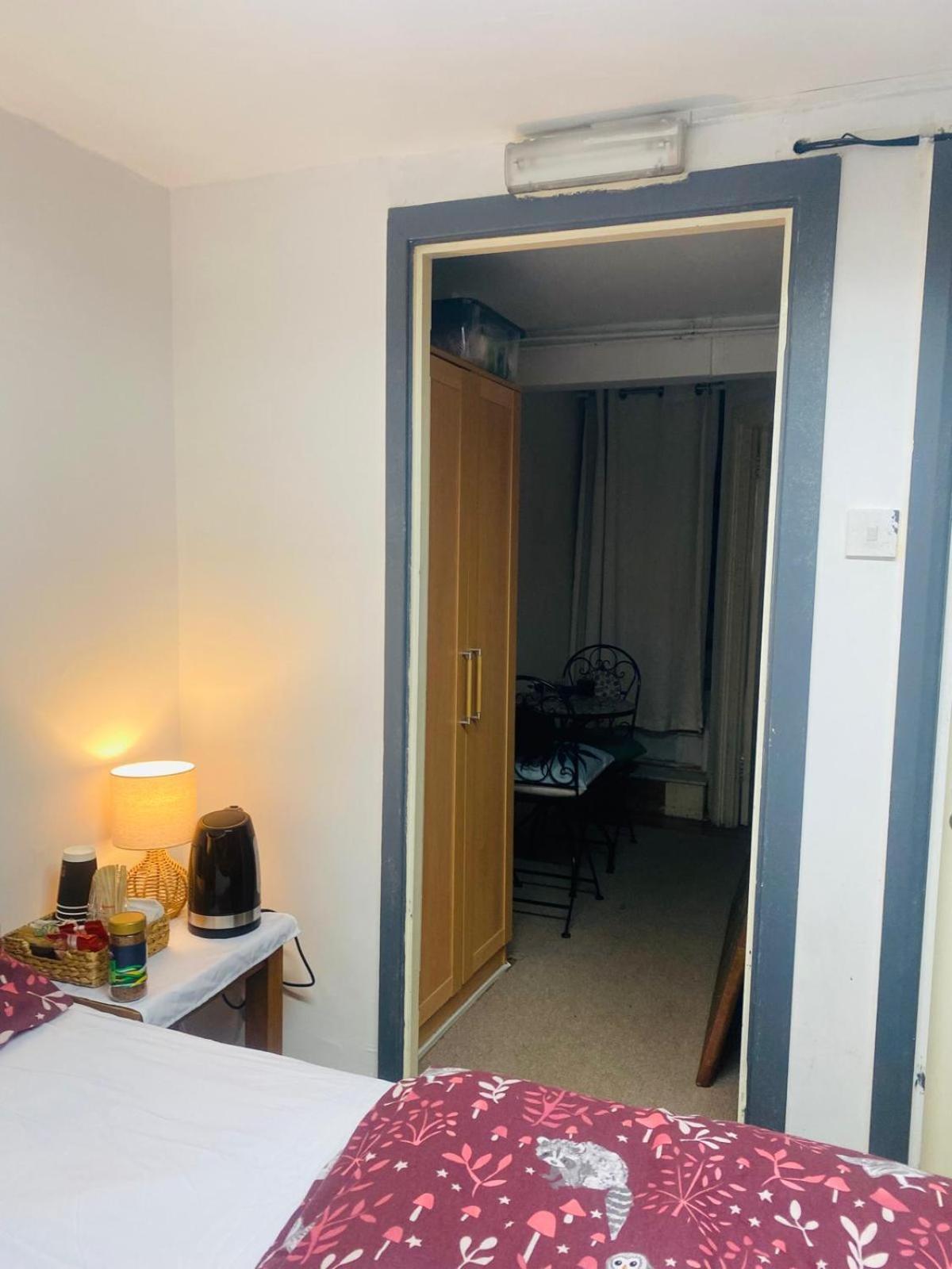 Appartamento Cozy Opposite Chelsea Stadium Londra