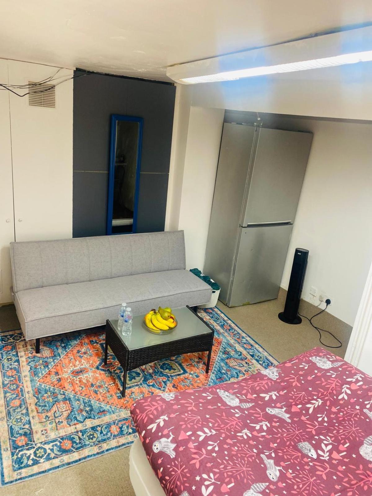 Cozy Opposite Chelsea Stadium Londra